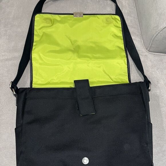 Ossington black messenger bag 19x14x21” - Picture 3 of 6